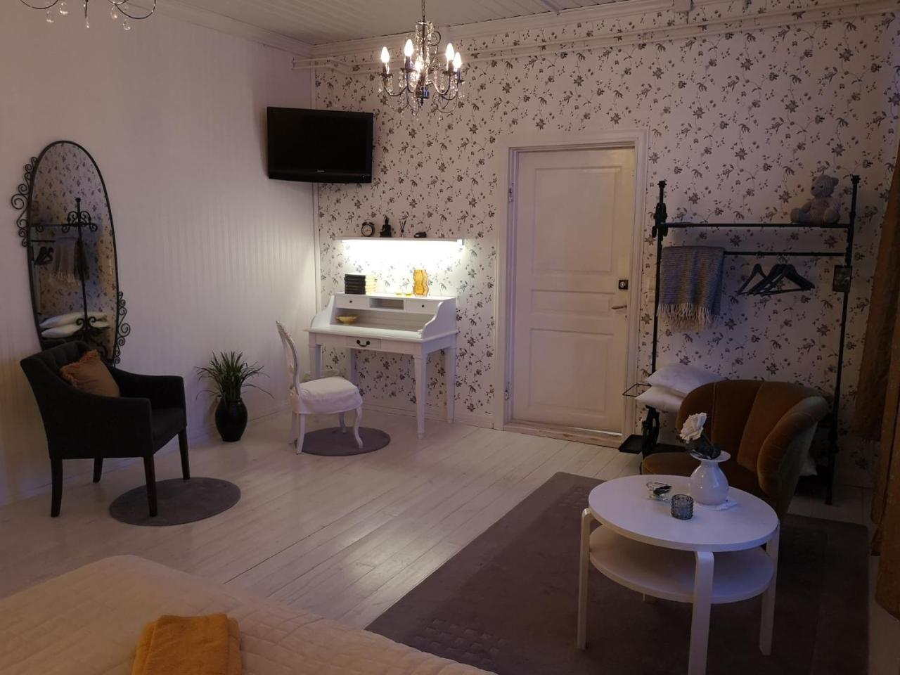 Hotelli Huiskankorpi Boutique Hotel Nivala Экстерьер фото
